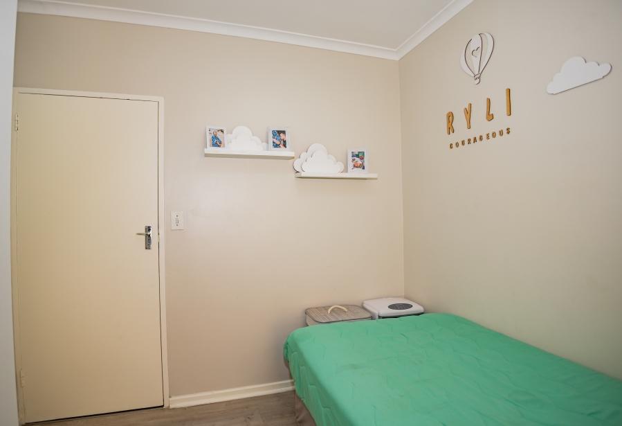 3 Bedroom Property for Sale in Uitzicht Western Cape